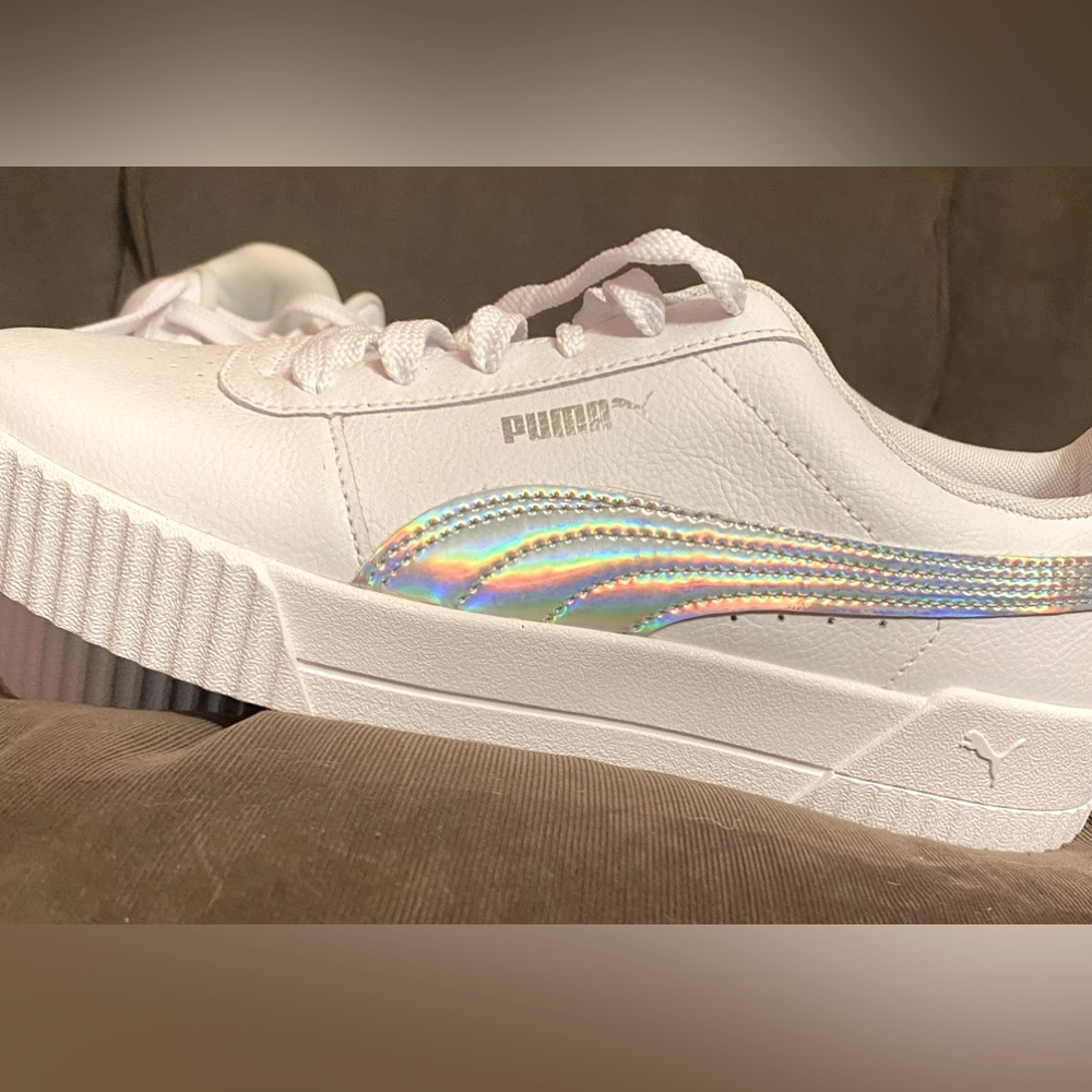 COPY - 💥STILL FOR SALE!!💥Puma Women’s Carina Iridescent athletic shoe.